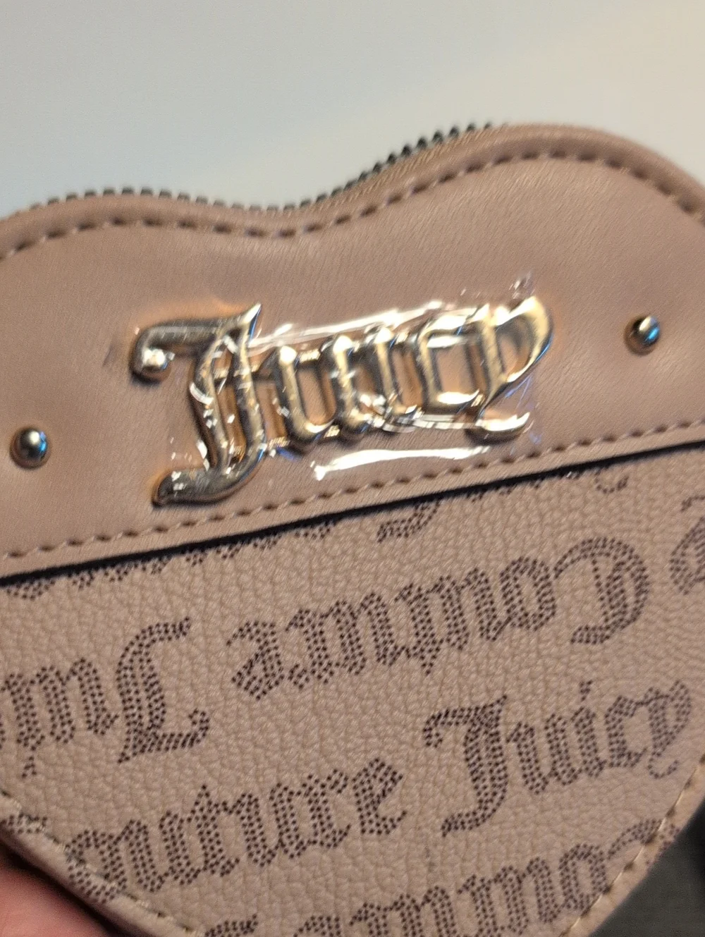 Juicy Couture Heart Wristlet - Beige New No Tag